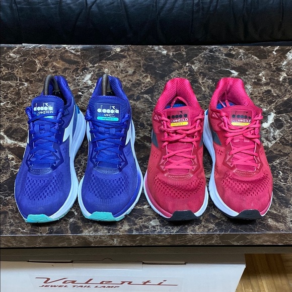 Diadora Mythos 3 BluShield Running Sneakers Bundle - Picture 8 of 17